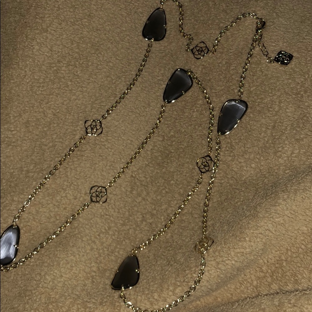 Kendra Scott necklace